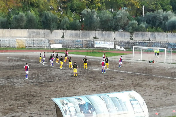 Calcio, il Valdiano si riscatta e vince a Solofra (0-3). L’attaccante Ciccio Vitale lascia il club