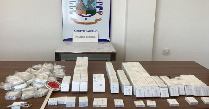 guardia di finanza - sequestro apple-salerno- FB