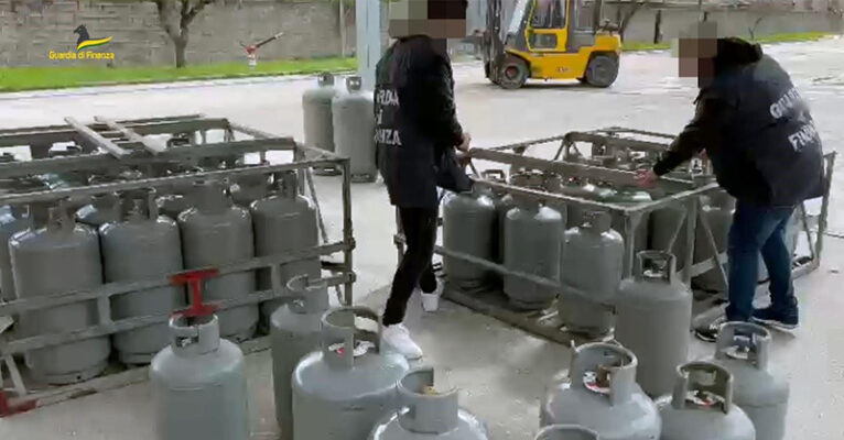 bombole gas vallo di diano fb
