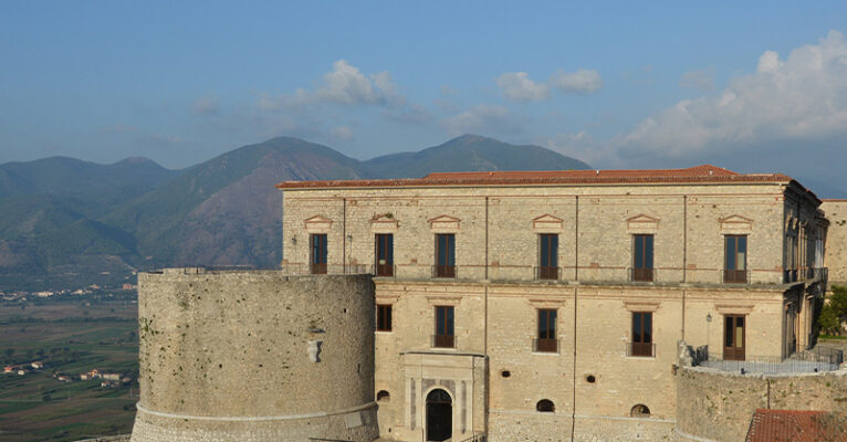 castello macchiaroli- teggiano- FB