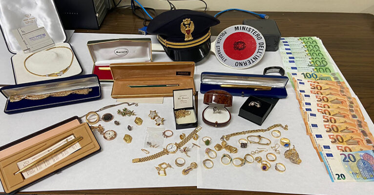 BOTTINO TRUFFA POLIZIA SALA CONSILINA FB