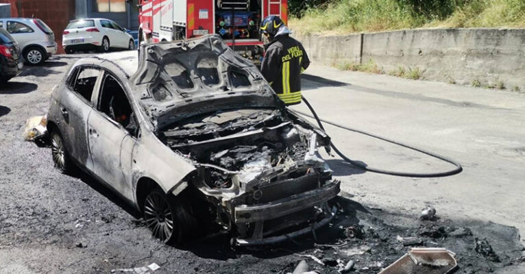 INCENDIO AUTO POTENZA FB