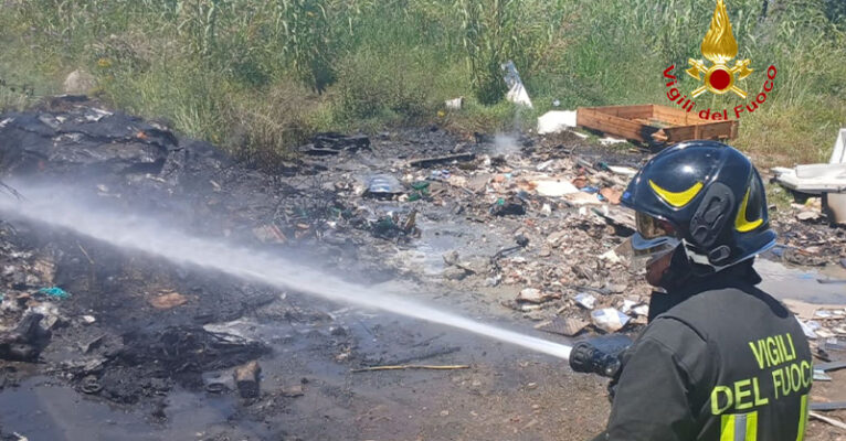 incendio pontecagnano 21 maggio 25