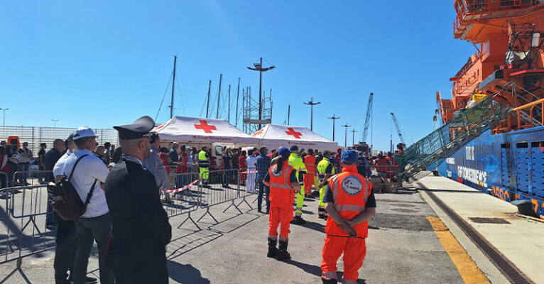 salerno nave solidaire