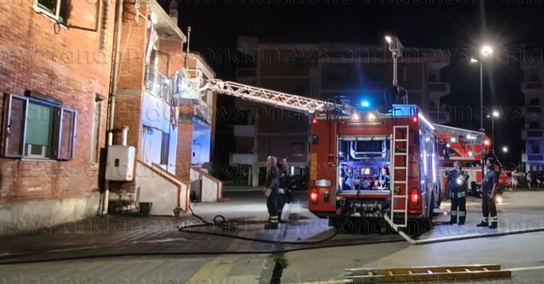 incendio pontecagnano 3 agosto fb ok
