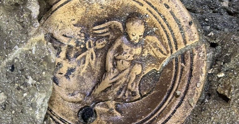 Lucerna di prima età romano-imperiale- grotte pertosa auletta-2025-FB