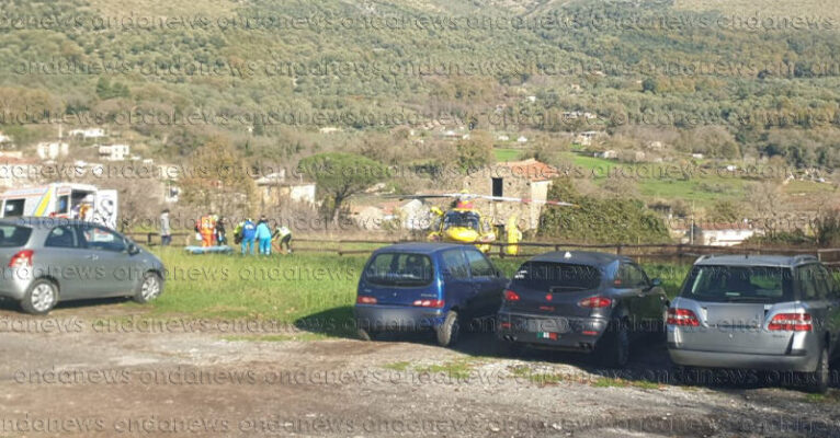 camerota donna caduta da muretto 25 dicembre