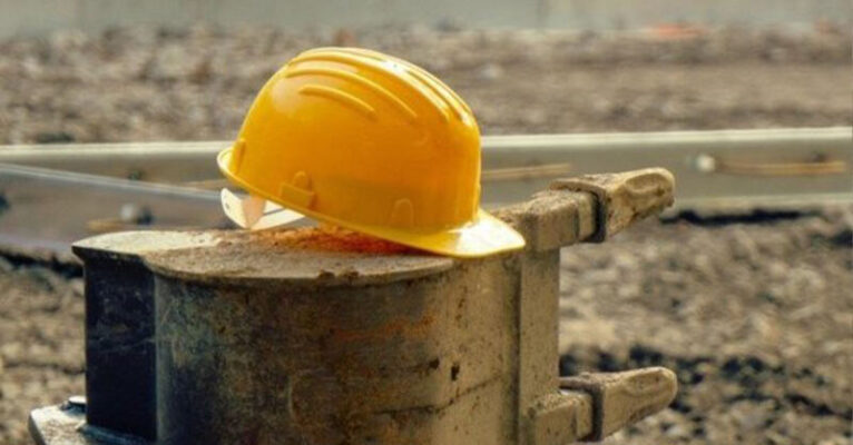 casco incidente sul lavoro