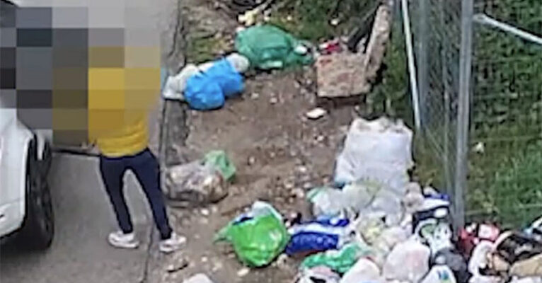 fb incivili spazzatura eboli 18 aprile