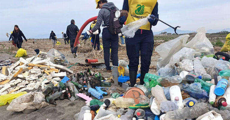 legambiente-pulizia spiagge-FB