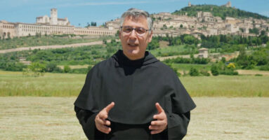 padre-enzo-fortunato-assisi fb