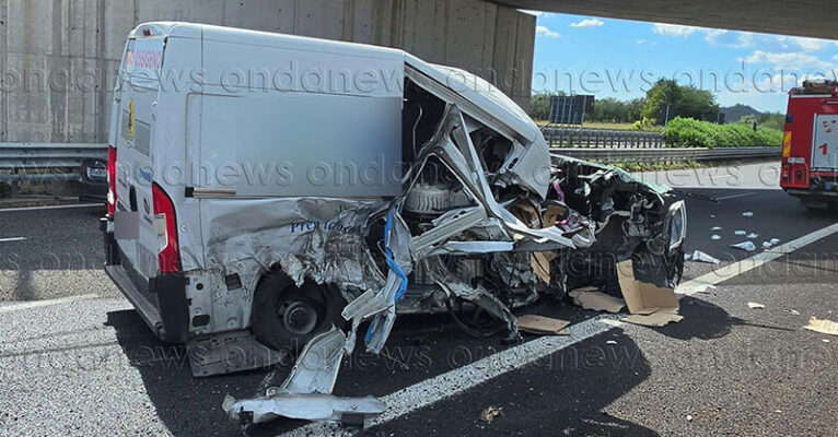 incidente a2 eboli campagna 15 settembre 2026 fb