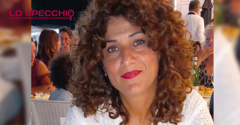 laura manzolillo_lo specchio fb