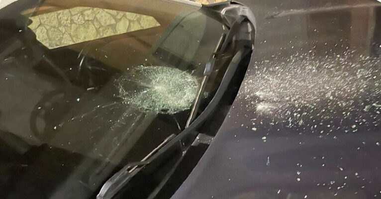 auto-vandalizzata-montecorvino rovella-FB