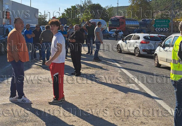 autotrasportatoti protesta eboli FB
