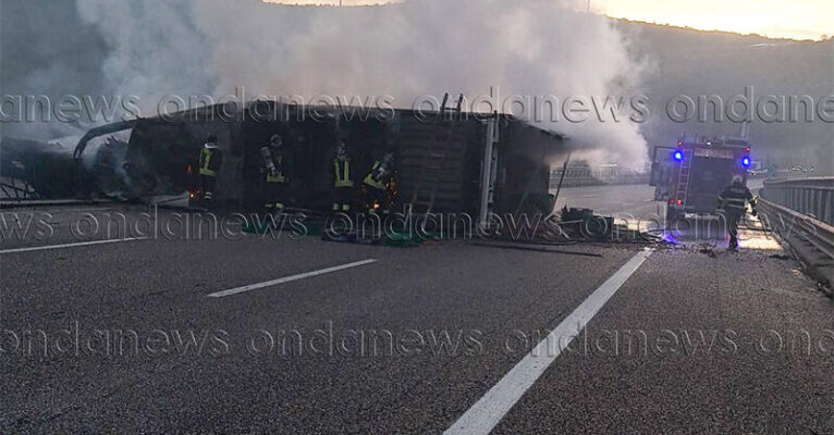 camion in fiamme sicignano evidenza